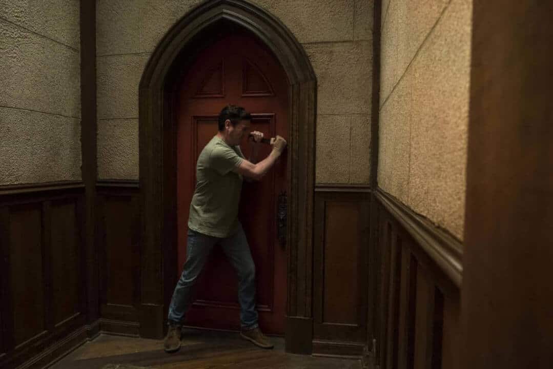 The Haunting Of Hill House Netflix Hugh Crain