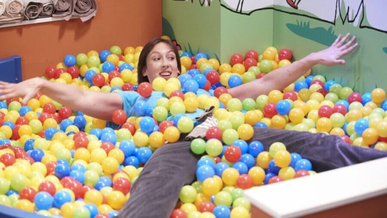 BBC Series &lsquo;Miranda&rsquo; Scheduled to Leave Netflix UK in September 2020