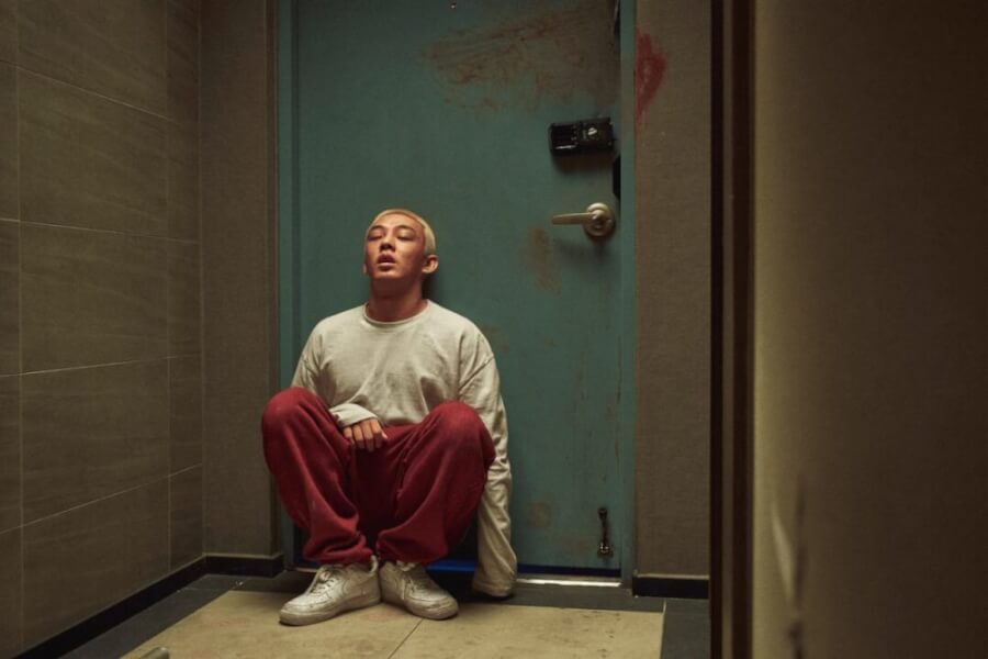 Zombie K Drama Film Alive Coming To Netflix In September Joon Woo.