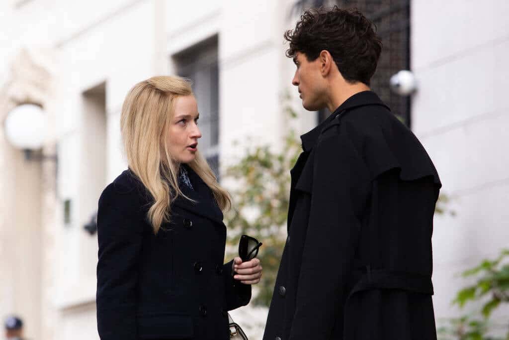 Julia Garner Netflix Inventing Anna Netflix