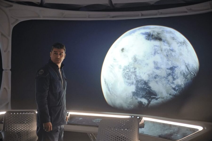 Sci Fi Original Movie The Midnight Sky Everything We Know So Far Kyle Chandler