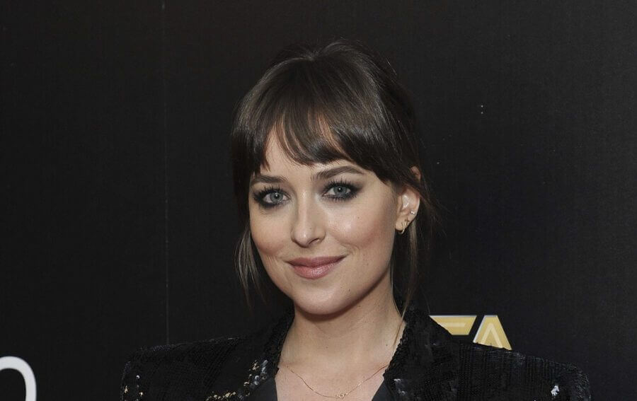 Dakota Johnson E