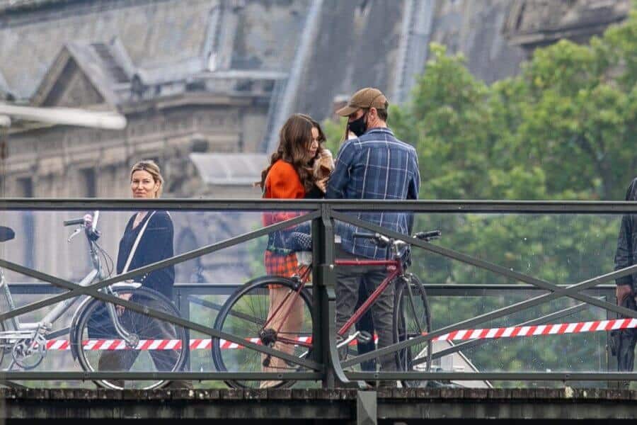 "Emily In Paris" : Filming In Paris lily collins and charlie mcdowell set season 2 june 22 2021