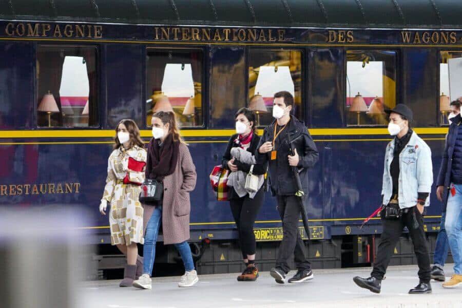 "Emily In Paris" : Filming At Gare De L'Est In Paris lily collins emily in paris season 2 train shot