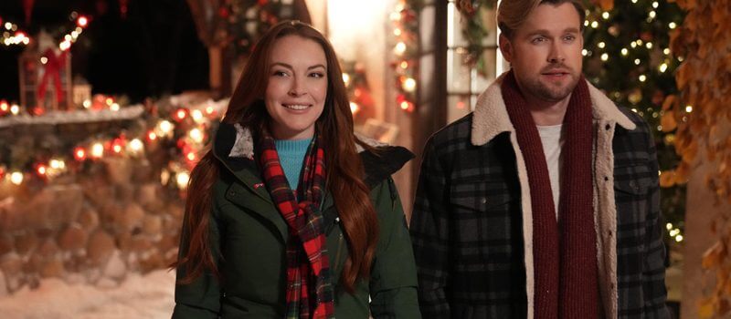 falling inn christmas netflix movie lindsay lohan