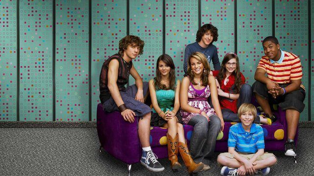 When will Seasons 3-4 of 'Zoey 101' be on Netflix? Article Teaser Photo