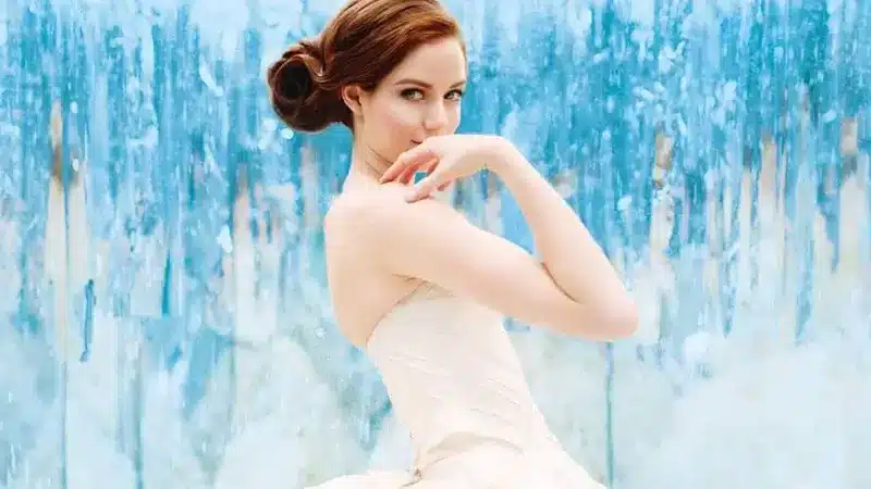 The Selection Netflix Kiera Cass Fantasy Adaptation