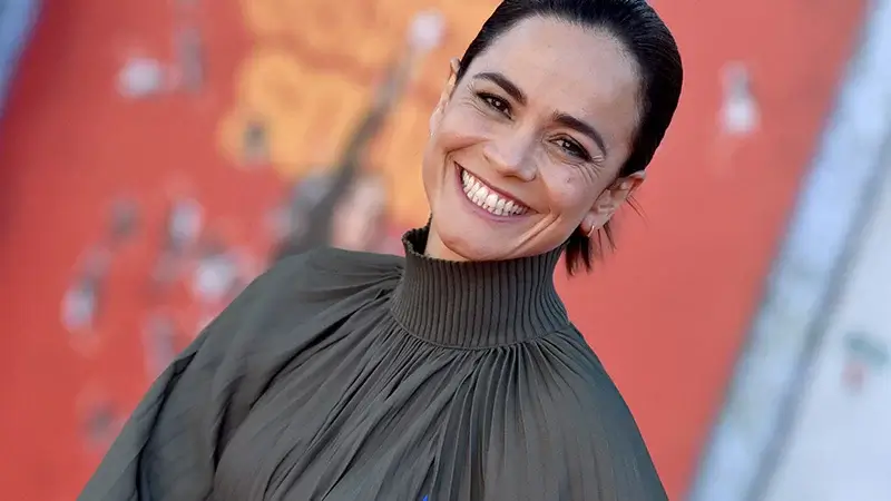 Alice Braga House Wife Netflix Movie