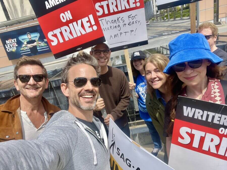 you writers picket line wga strike