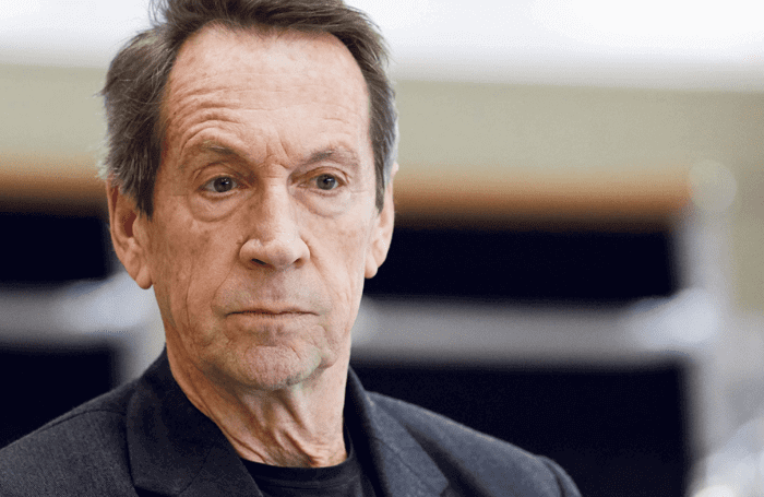 Jonathan Hyde