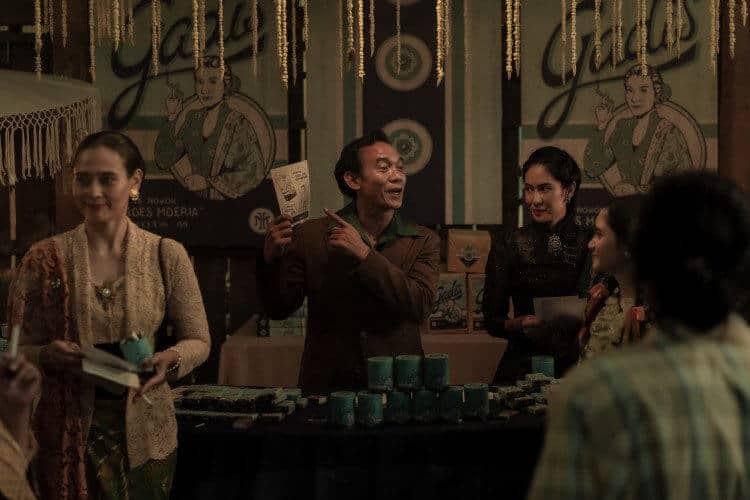 Ario Bayu cigarette girl indonesian drama coming to netflix