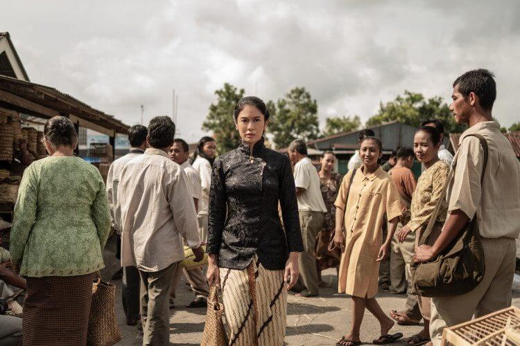 Dian Sastrowardoyo Cigarette Girl Indonesian Drama Coming To Netflix
