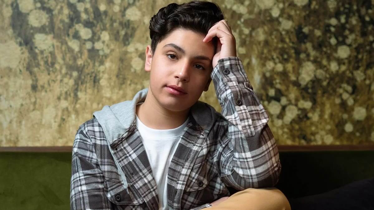 Niko Ceci I Woke Up A Vampire Season Netflix Teen Comedy