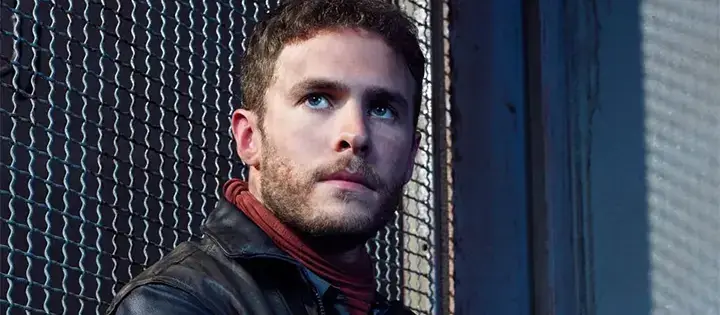 The Undertow Netflix Noir Crime Series Iain De Caestecker