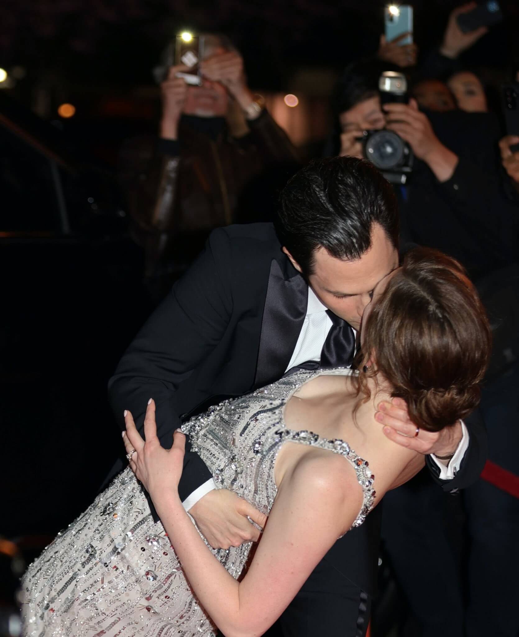 Penn Badgley Kissing In Suit You Season ( )