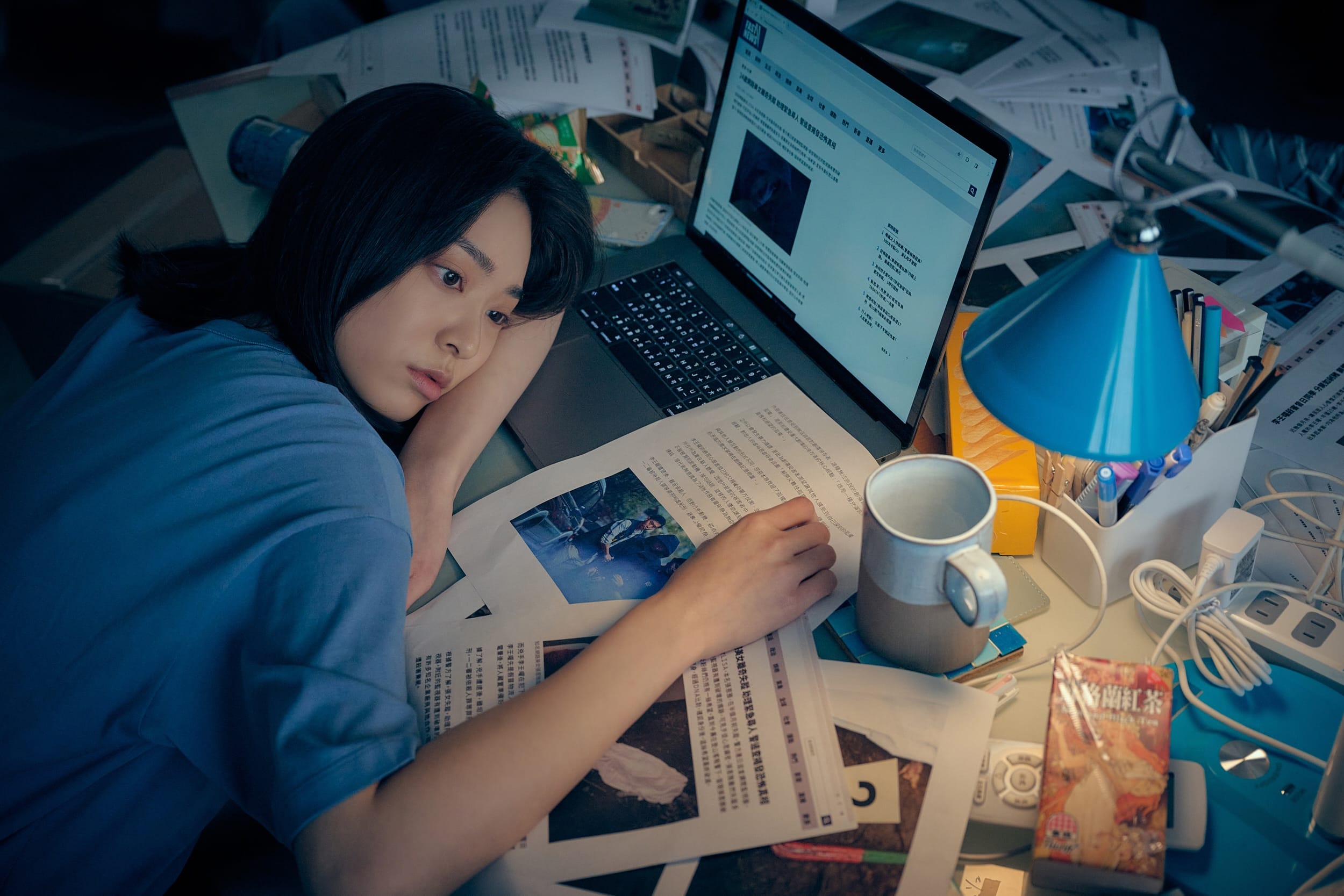 Netflix《如果我不曾見過太陽》 江齊飾演至獄中採訪連續殺人犯曾敬驊的紀錄片企劃周品瑜