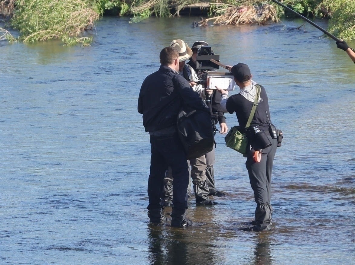 *Premium Exclusive* Ben Affleck, Helena Barrett, And Luis Gerardo Méndez Film Dramatic Shootout Scene In La River
