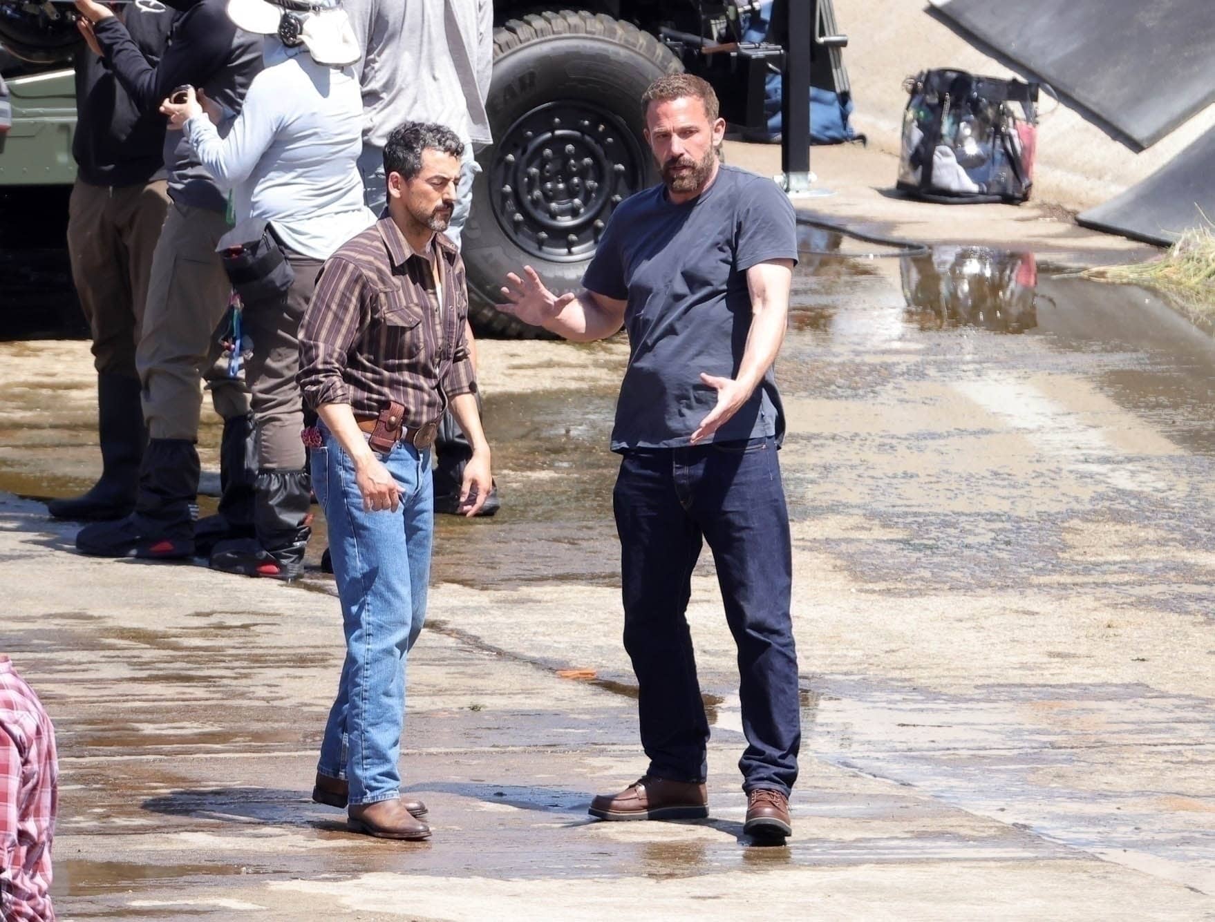 *Premium Exclusive* Ben Affleck, Helena Barrett, And Luis Gerardo Méndez Film Dramatic Shootout Scene In La River