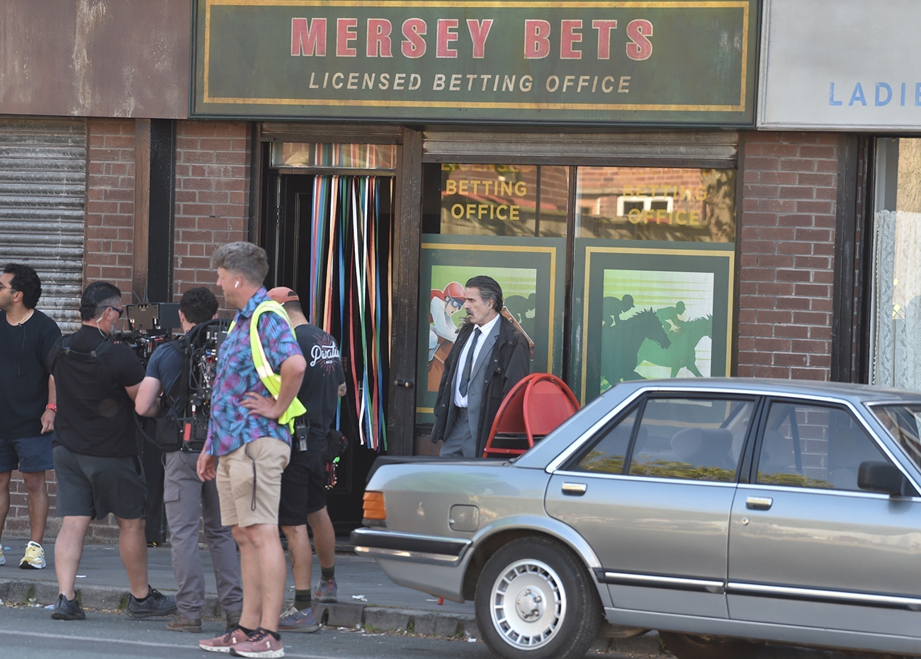Con O'neill Filming In Front Of Mersey Bets Licensed Betting Office On Legends