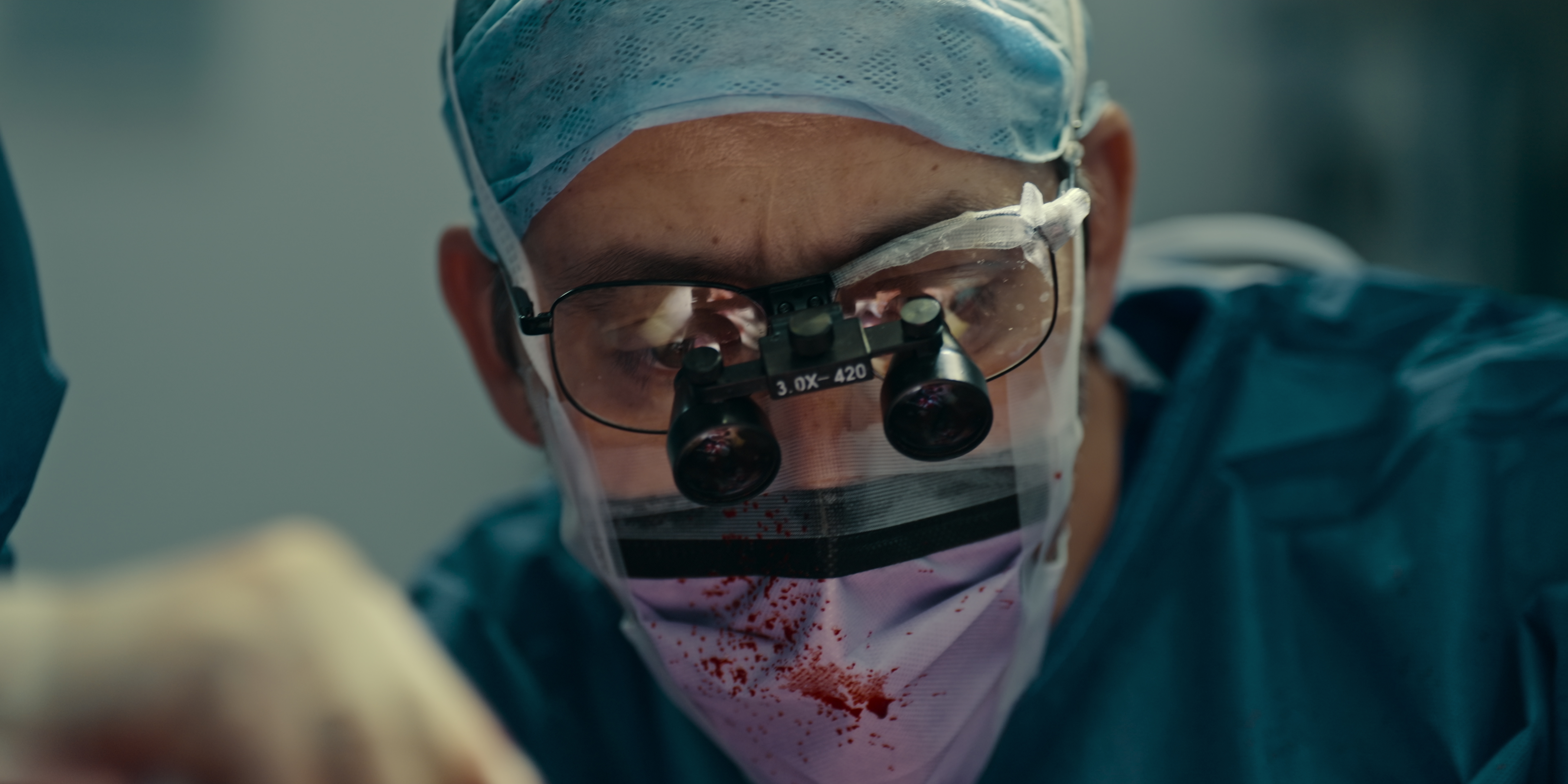 Crítico: entre a vida e a morte. Cr. Cortesia da Netflix © 2025