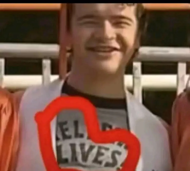 El Lives Dustin