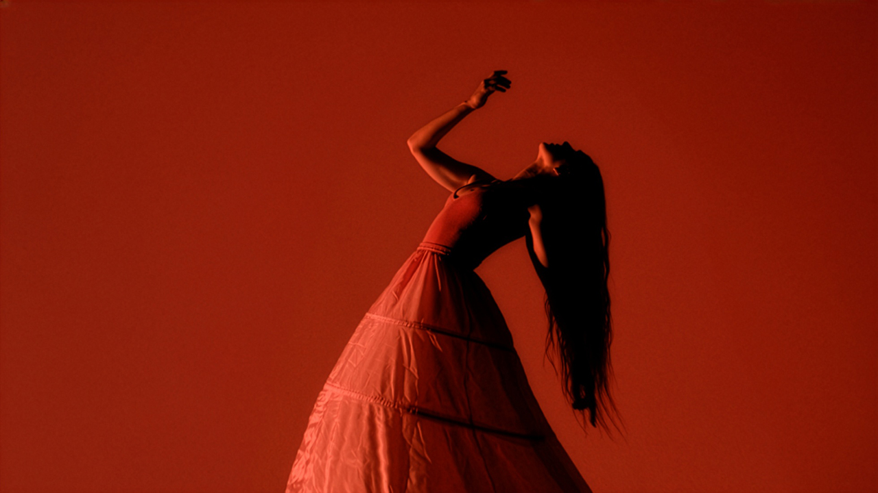 Tribeca Documentary ‘Room To Move’ With Ep Amy Schumer Gets May 2026 Premiere On Netflix