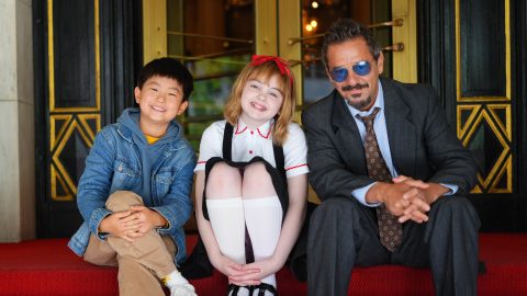 Netflix’S Live-Action ‘Eloise’ Movie: First Look At Mae Schenk In Iconic Role In New York City