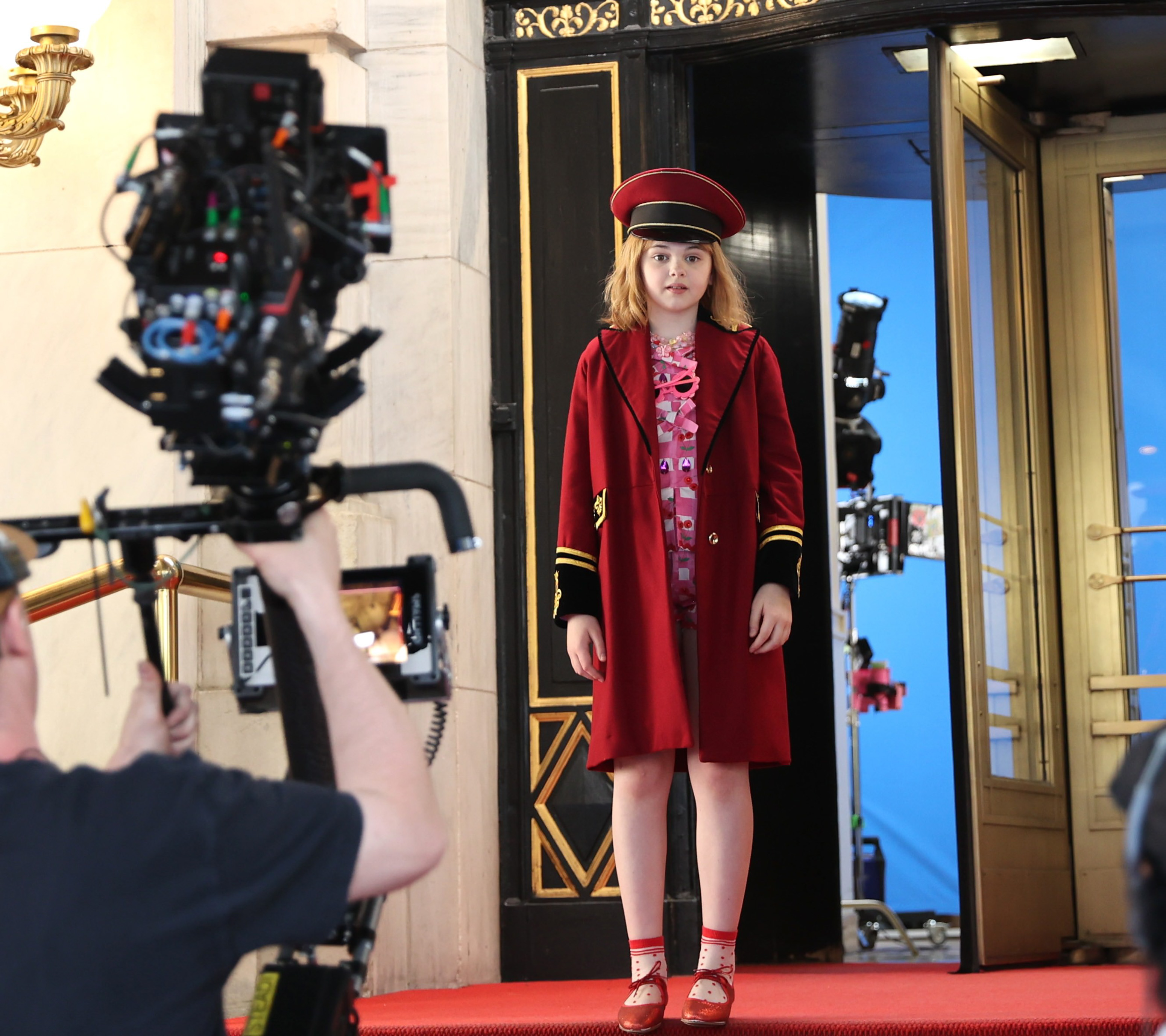 First Looks Eloise Set Photos Netflix (8)
