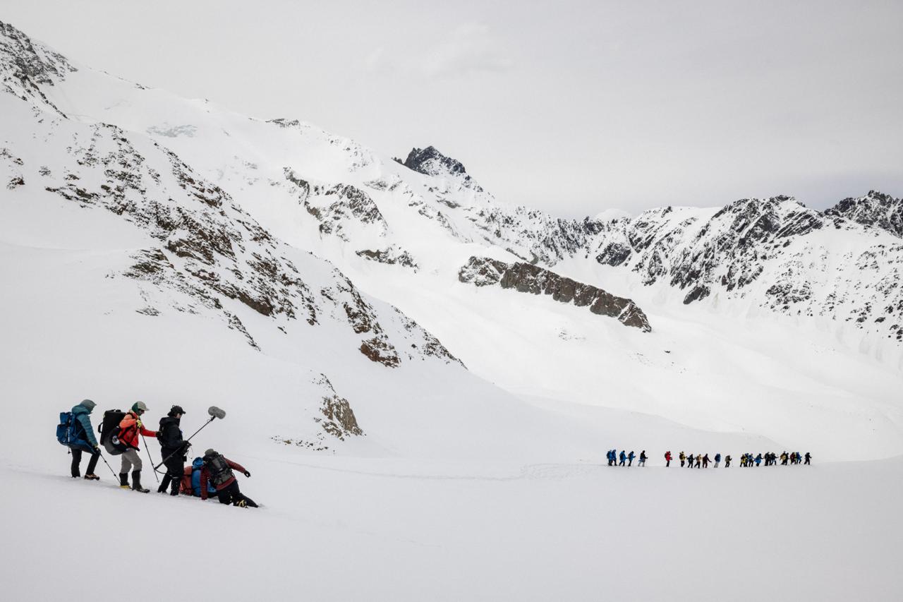 Society of the Snow documentary series coming to Netflix (2)