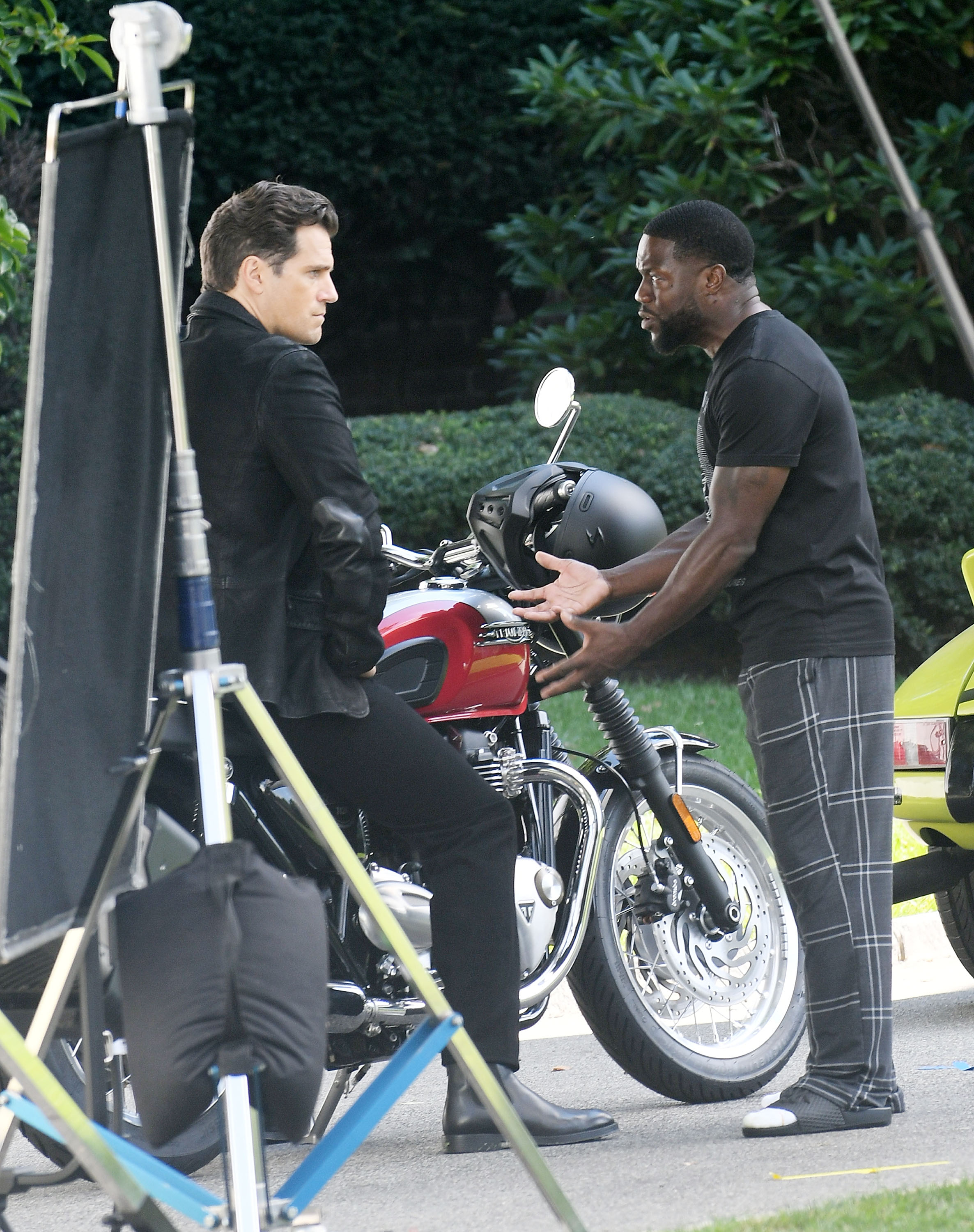 Filming Spy Duo Netflix Picture (8)