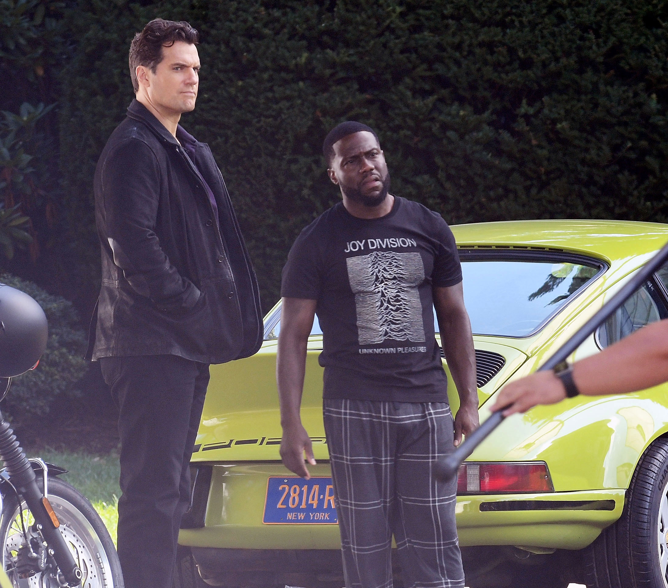 Henry Cavill Filming Kevin Hart