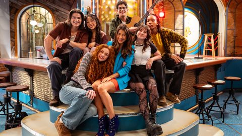 ‘Hollywood Arts’ Netflix Trailer: Kira Kosarin, Lexi Rivera, Sofie Dossi & Taylen Biggs Join ‘Victorious’ Spin-Off Article Teaser Photo