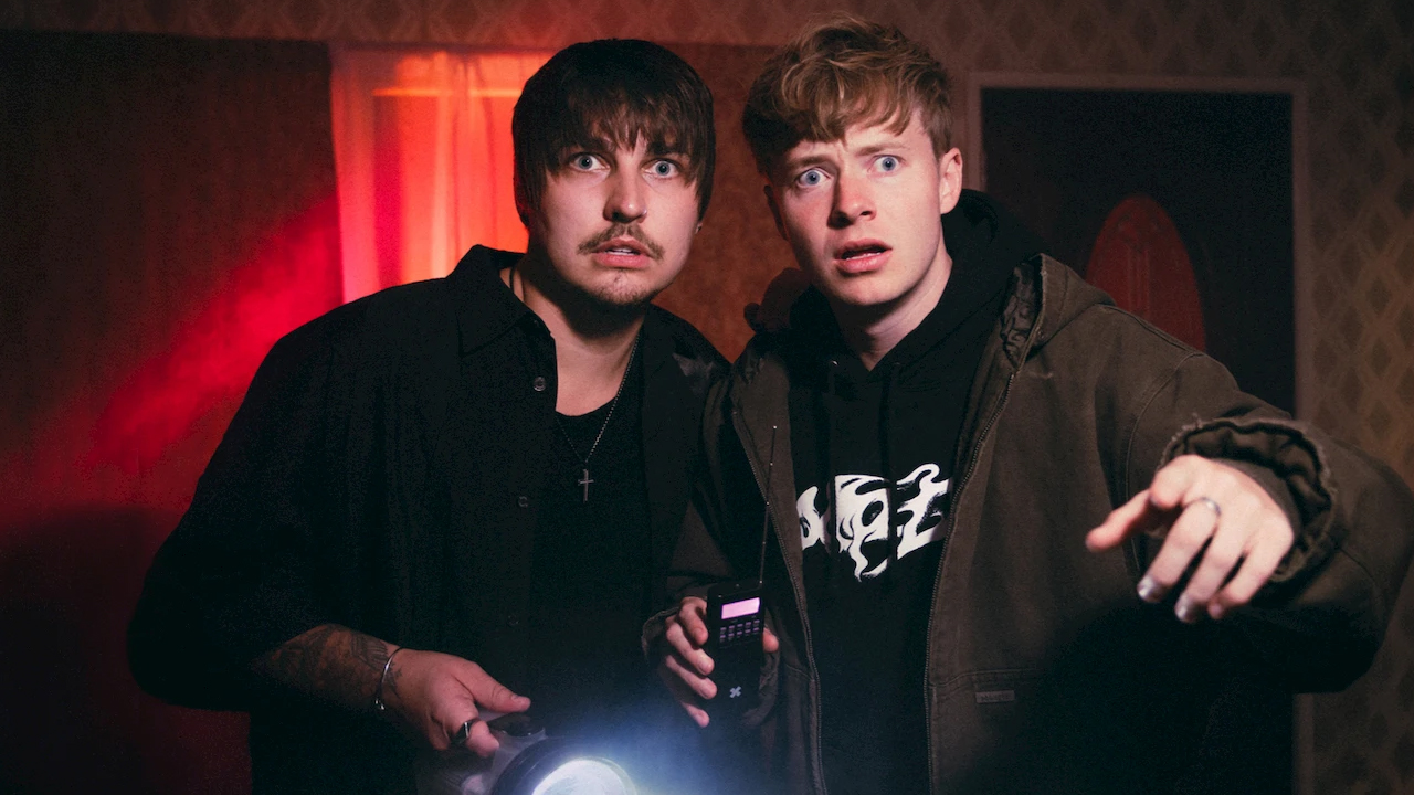 Paranormal YouTube Stars ‘Sam and Colby’ Are Making the Jump to Netflix For Halloween Paranormal YouTube Stars ‘Sam and Colby’ Are Making the Jump to Netflix For Halloween