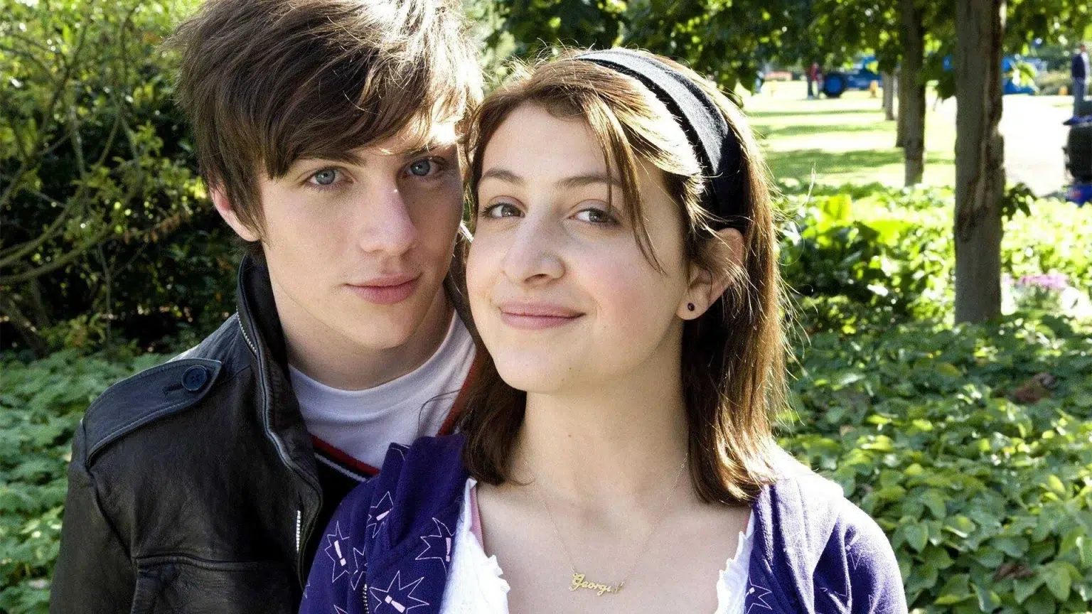 Original Cast Of Angus Thongs Perfect Snogging